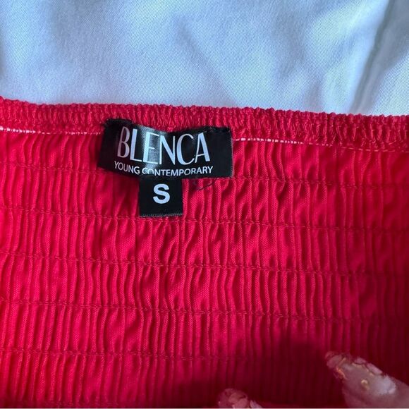 Red Strapless Eyelet Blouse - Picture 5 of 6